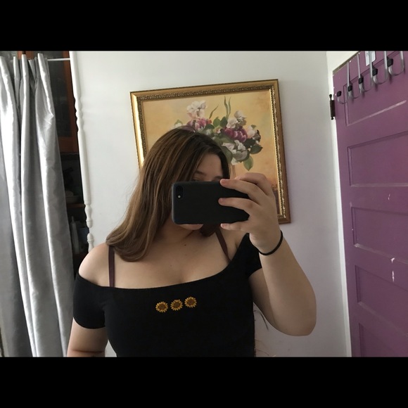 COPY - Off the shoulder cute for whenever - Picture 3 of 3